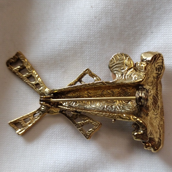 Hot air balloon, windmill and a carnival. - Picture 6 of 9